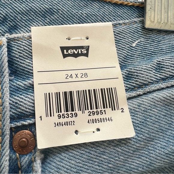 Levi’s Wedgie High Rise Raw Hem Straight Leg Jeans - Picture 6 of 9